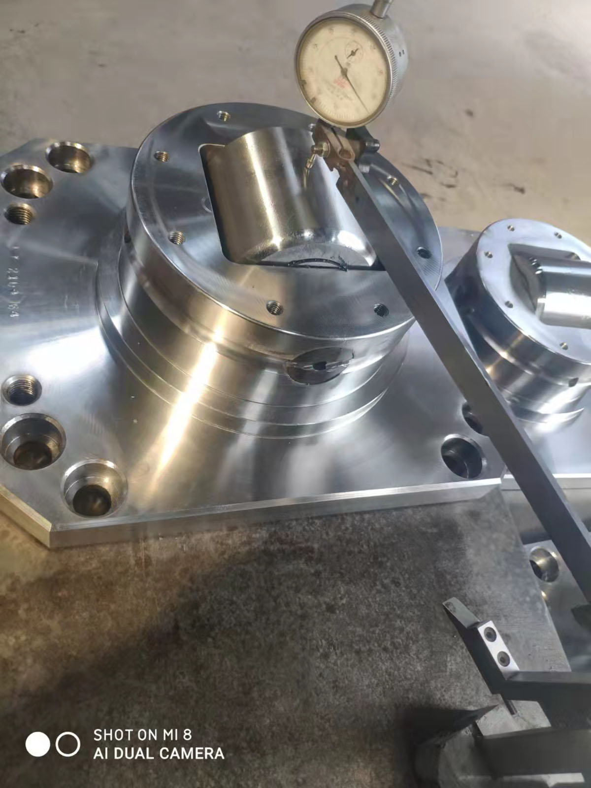 復合滾輪軸承—combined bearing， 又稱(chēng)組合滾輪軸承